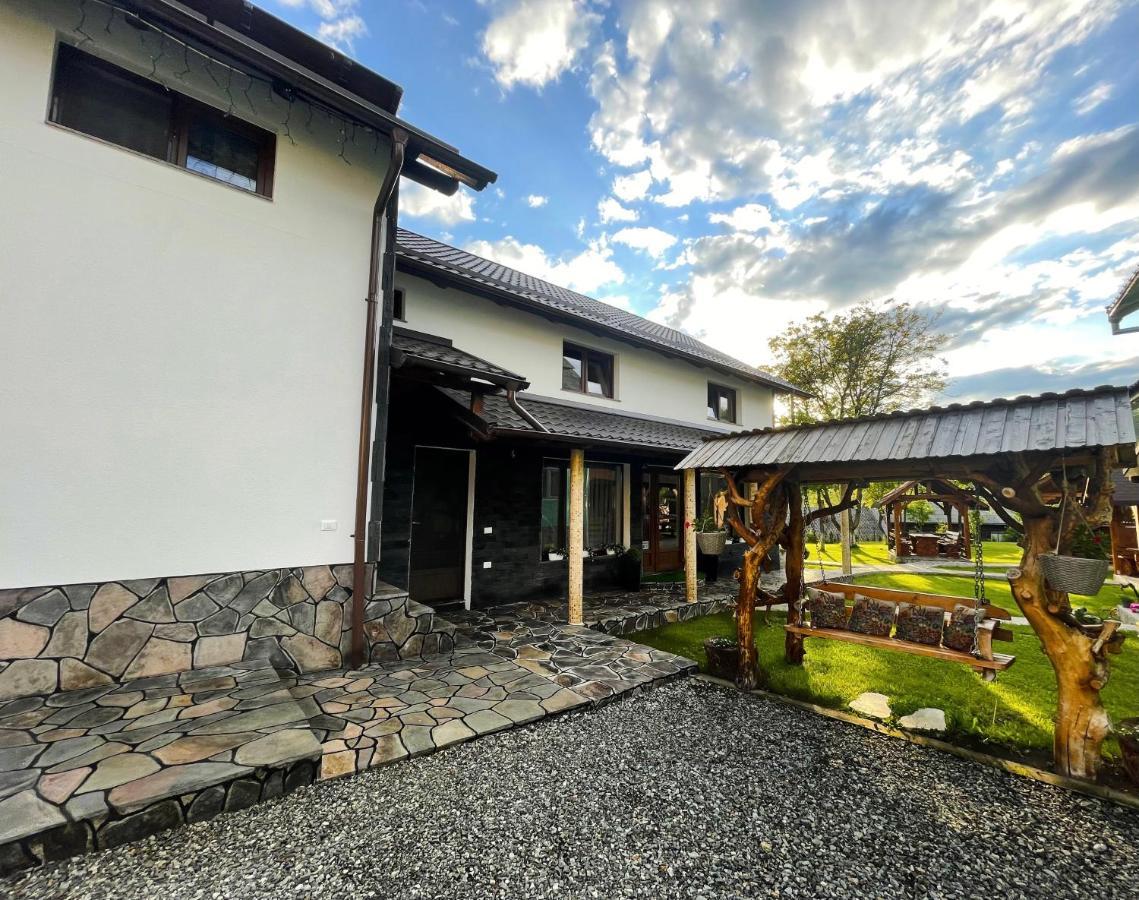 Casa La Bella Vista Hotel Moisei Bagian luar foto