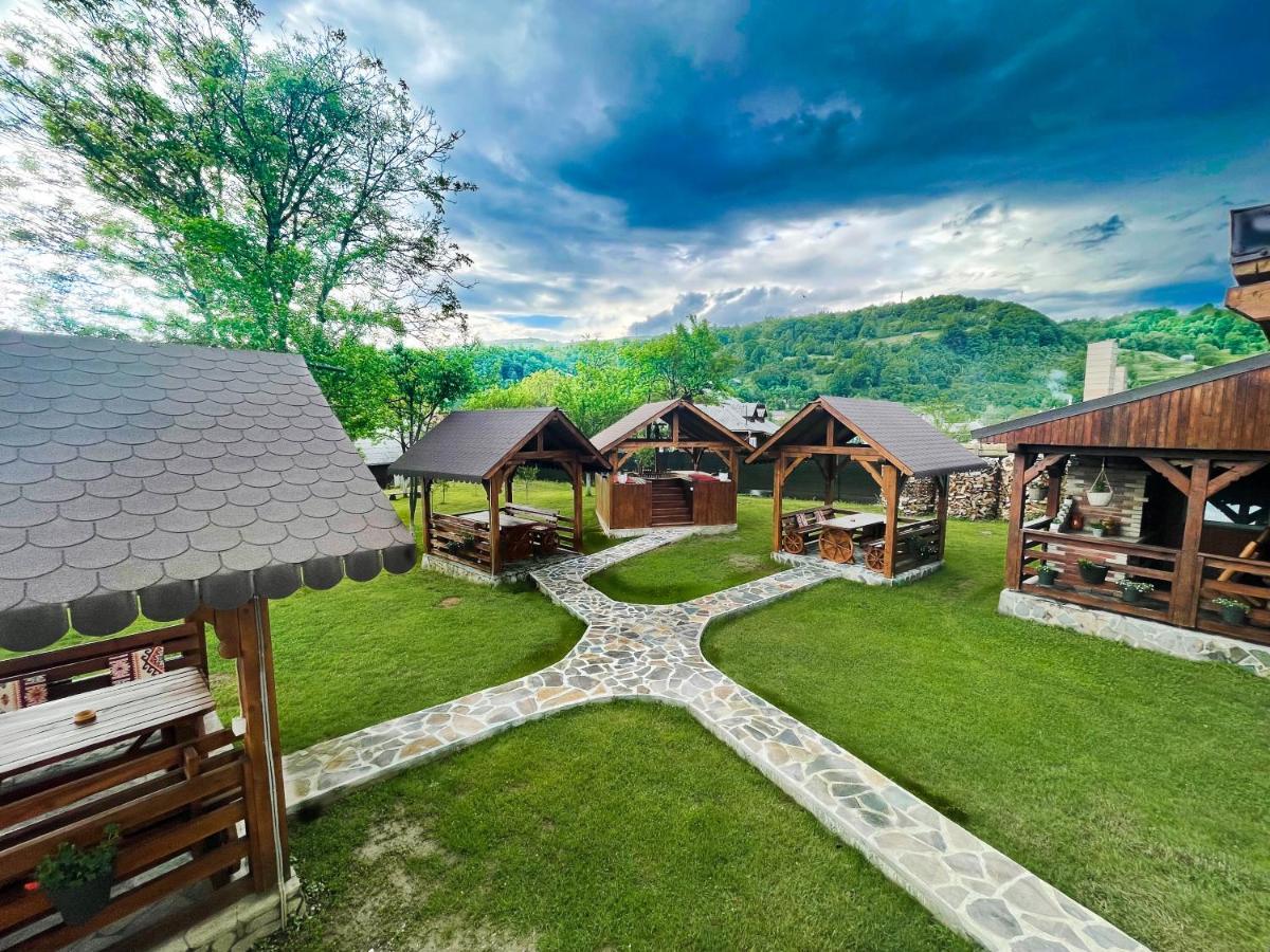 Casa La Bella Vista Hotel Moisei Bagian luar foto